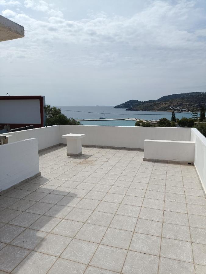 Meltemi Apartments Agia Marina  Extérieur photo
