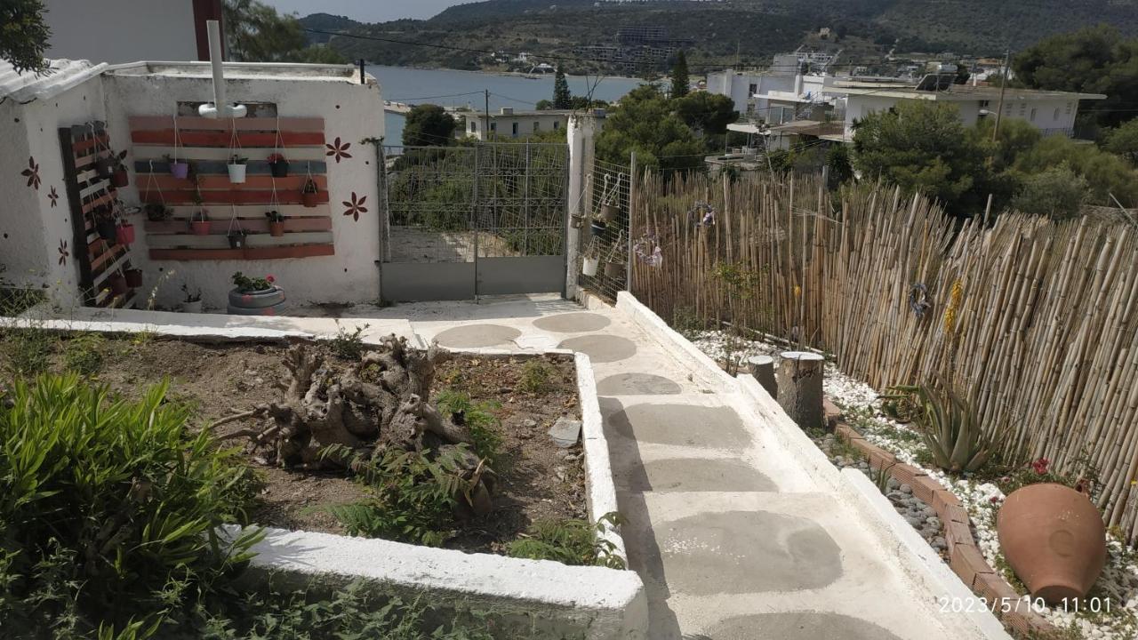 Meltemi Apartments Agia Marina  Extérieur photo